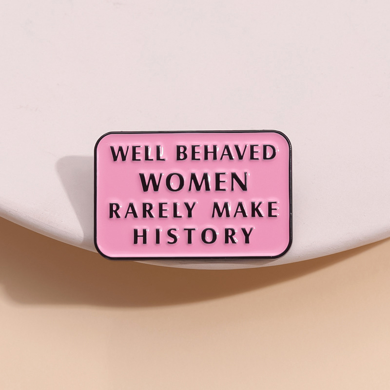Jewelry Making History - Épingles concepistes en émail pour femmes
