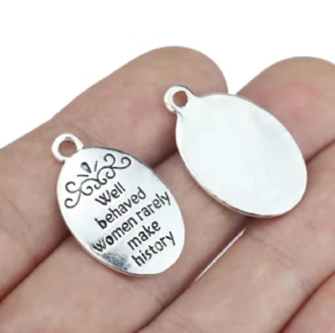 Breloques ovales en forme de l - Jewelry Making History avis et prix