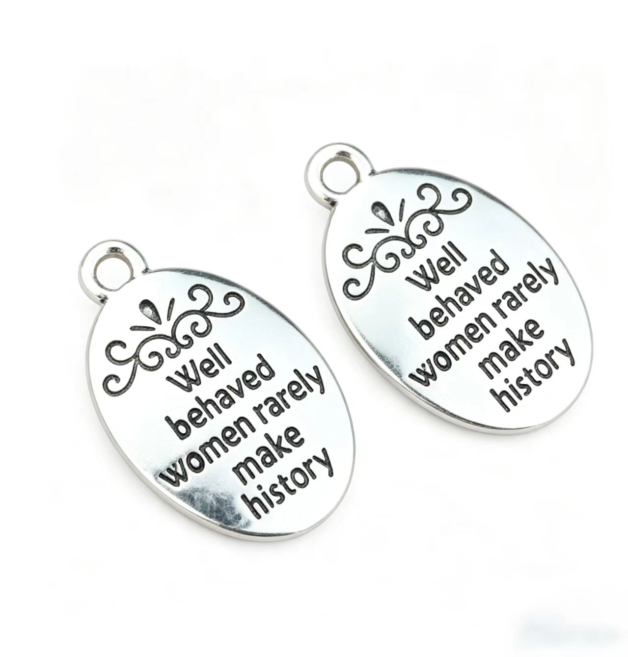Breloques ovales en forme de l - Jewelry Making History avis et prix