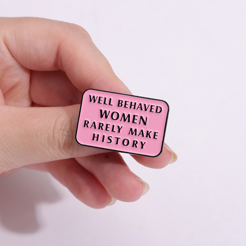 Épingles concepistes en émail  - Jewelry Making History avis et prix